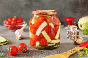 Ассорти из помидоров и кабачков на зиму