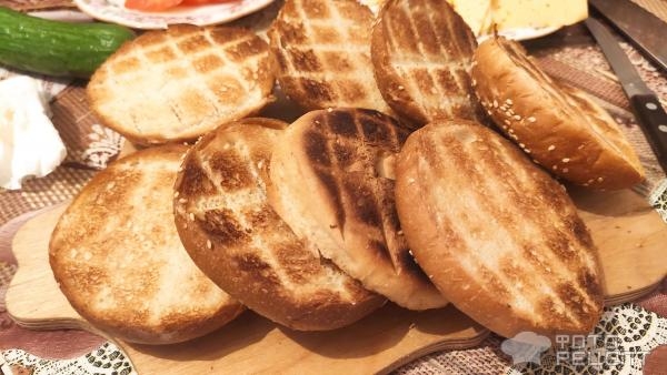 Рецепт: Бургер домашний - С хрустящей булкой