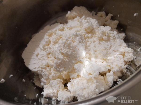 Рецепт: Хачапури по-имеретински - Лепёшки с сыром внутри и сыром снаружи. Хрустящие, ароматные - для любителей сыра!