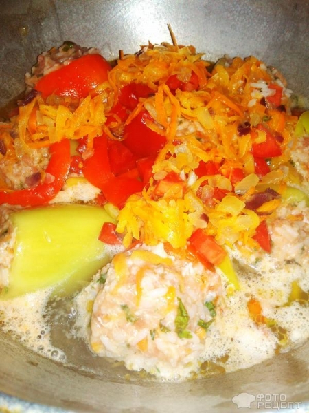 Рецепт: Перец болгарский фаршированный мясным фаршем с рисом и зеленью - Сочный и очень вкусный