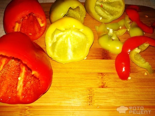 Рецепт: Перец болгарский фаршированный мясным фаршем с рисом и зеленью - Сочный и очень вкусный