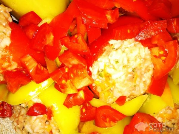 Рецепт: Перец болгарский фаршированный мясным фаршем с рисом и зеленью - Сочный и очень вкусный