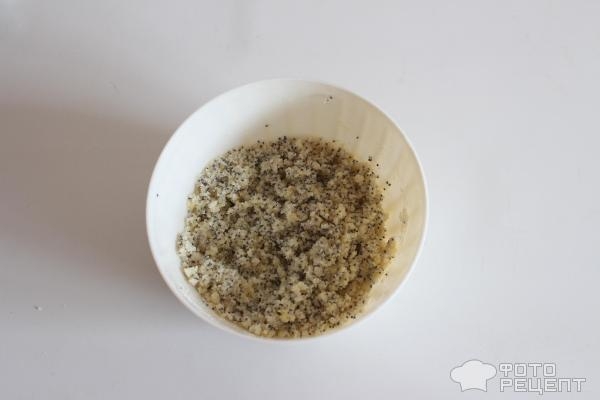 Рецепт: Пирог со сливами - С кокосовой мукой и маком