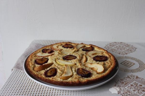 Рецепт: Пирог со сливами - С кокосовой мукой и маком