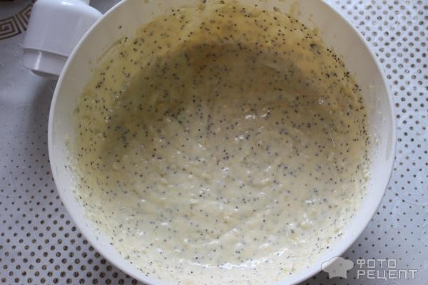 Рецепт: Пирог со сливами - С кокосовой мукой и маком