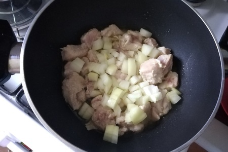 Свиная поджарка с яблоком