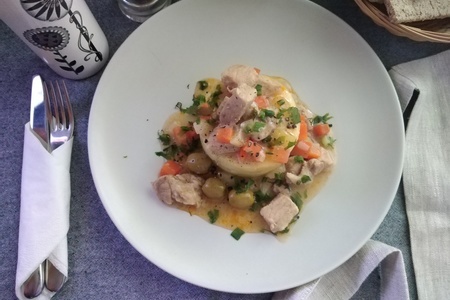 Свиная поджарка с яблоком