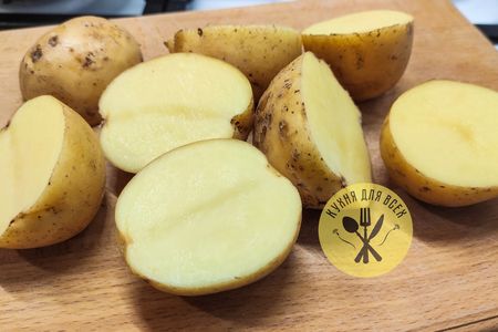 Свиной окорок отварной с картофелем и хреном Свиной окорок отварной с картофелем и хреном