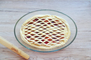 Пирог с вишней и абрикосами