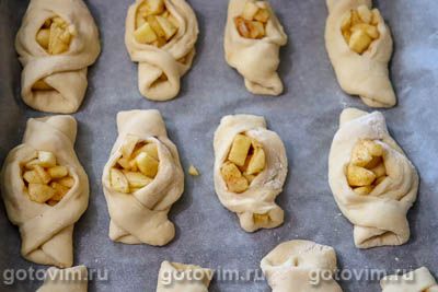 Булочки с яблоками и корицей