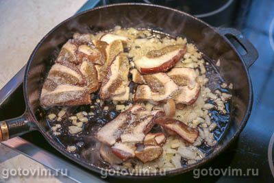 Куриные бедра, запеченные с белыми грибами и сыром в духовке Куриные бедра, запеченные с белыми грибами и сыром в духовке