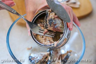 Яйца, фаршированные консервированной рыбой