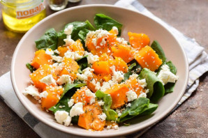 Салат из тыквы со шпинатом