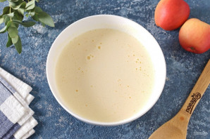 Низкоуглеводная шарлотка с яблоками