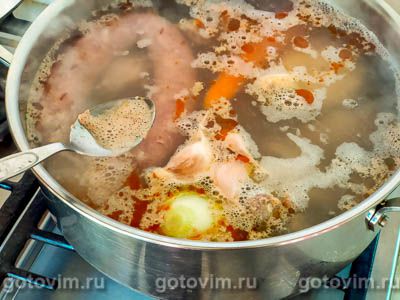 Канжа - португальский куриный суп с рисом и колбасой чоризо Канжа - португальский куриный суп с рисом и колбасой чоризо