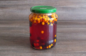 Компот из облепихи и черноплодной рябины