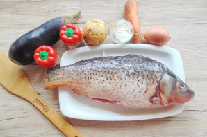 Карп запеченный в сметане с овощами Карп запеченный в сметане с овощами