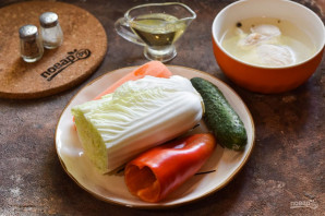 Салат с китайской капустой и курицей