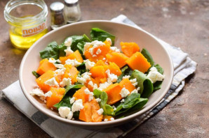 Салат из тыквы со шпинатом