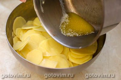 Картофельные пирамидки с пармезаном и тимьяном в духовке Картофельные пирамидки с пармезаном и тимьяном в духовке