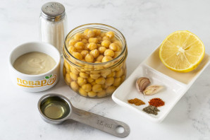 Хумус из консервированного нута