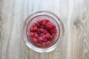 Малиновая настойка на самогоне