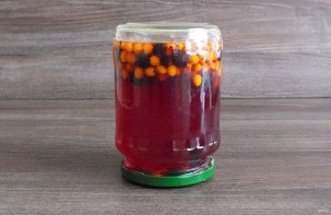 Компот из облепихи и черноплодной рябины