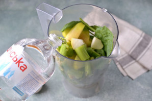 Смузи из шпината и сельдерея Смузи из шпината и сельдерея