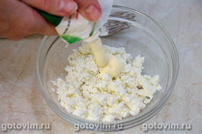 Бутерброды с красной икрой и творогом и укропом