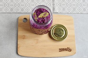 Краснокочанная капуста маринованная