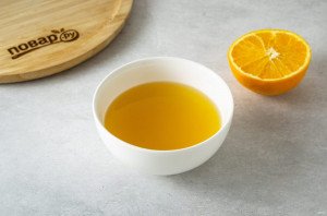 Смузи из сельдерея, яблока и апельсина