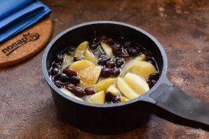 Компот из яблок и шиповника Компот из яблок и шиповника