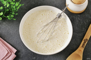 Шарлотка с брусникой