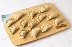 Вареники с вишней из цельнозерновой муки