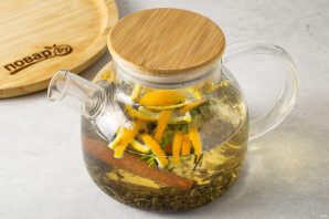 Чай с розмарином и апельсином Чай с розмарином и апельсином