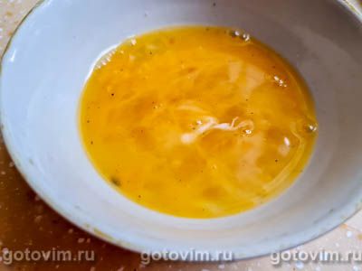 Двойной горячий бутерброд с сосисками и яичницей