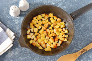 Пирог с маринованными грибами и картофелем Пирог с маринованными грибами и картофелем