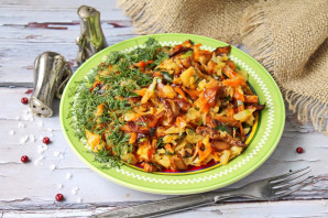 Тушеная капуста с белыми грибами Тушеная капуста с белыми грибами