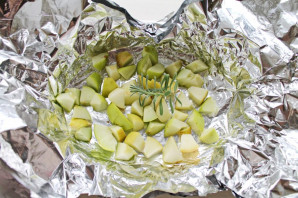 Буженина с яблоками