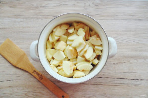 Вишневое варенье с яблоками