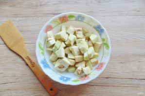 Салат с жареными баклажанами и свежими помидорами