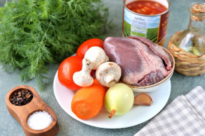 Свиное сердце с фасолью и грибами