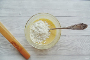 Медовый торт с вишней