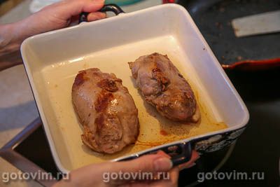 Утиные грудки с соусом из калины