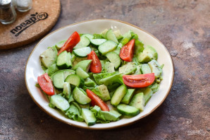 Салат с авокадо и перепелиными яйцами