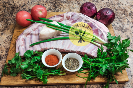 Бараньи ребра с картошкой в казане