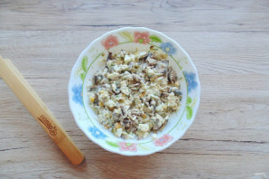 Салат из шпрот и кукурузы