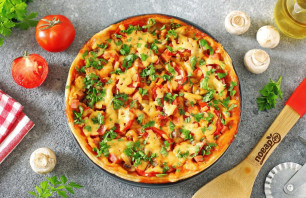 Пицца из слоеного теста в мультиварке