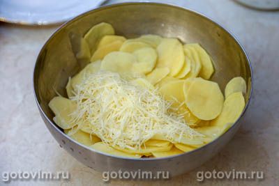 Картофельные пирамидки с пармезаном и тимьяном в духовке Картофельные пирамидки с пармезаном и тимьяном в духовке