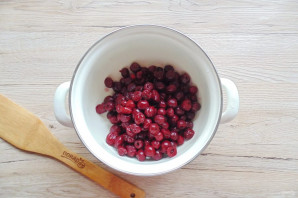 Вишневое варенье с яблоками